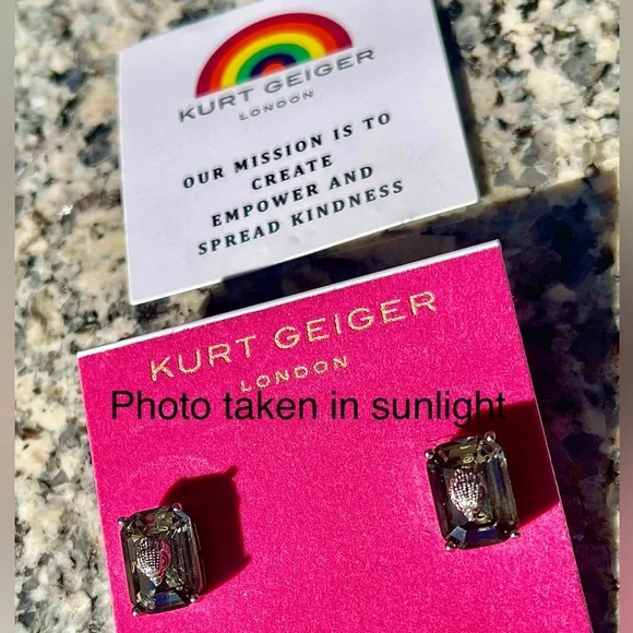 Kurt Geiger Earrings NEW W/tag Olive green Crystal Stud/gunmetal silver setting - Picture 2 of 12